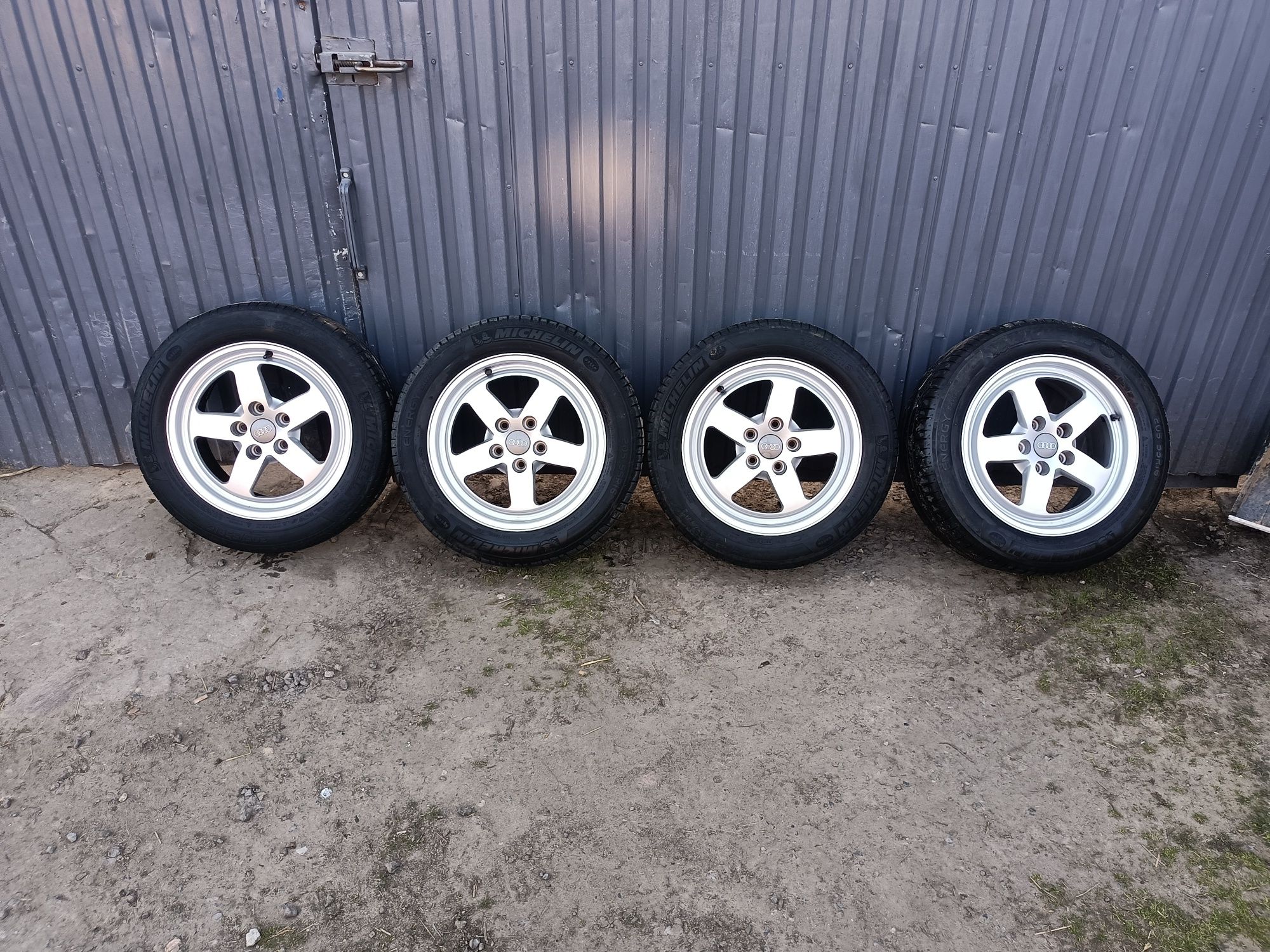 Felgi audi 16 5x112  z oponami