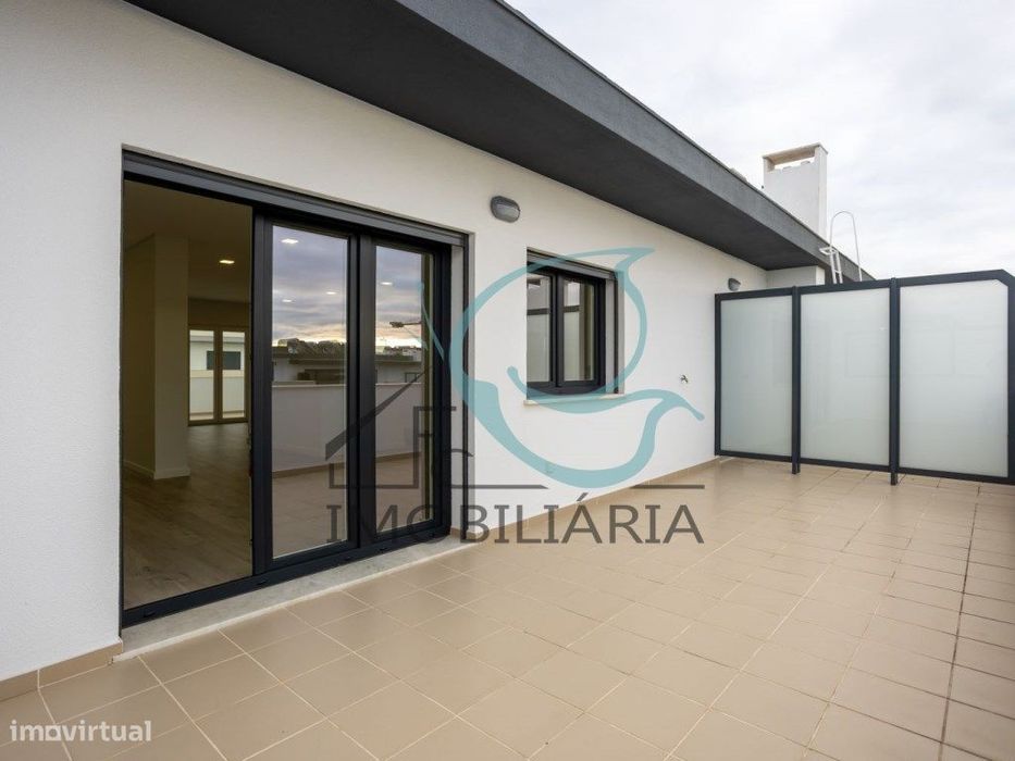 Excelente apartamento T3+1 Duplex, 1 Terraço e garagem/box, no Montijo