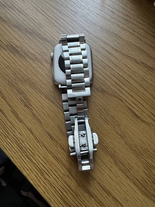 Продам Apple Watch SE (GPS, 2-го поколения)
