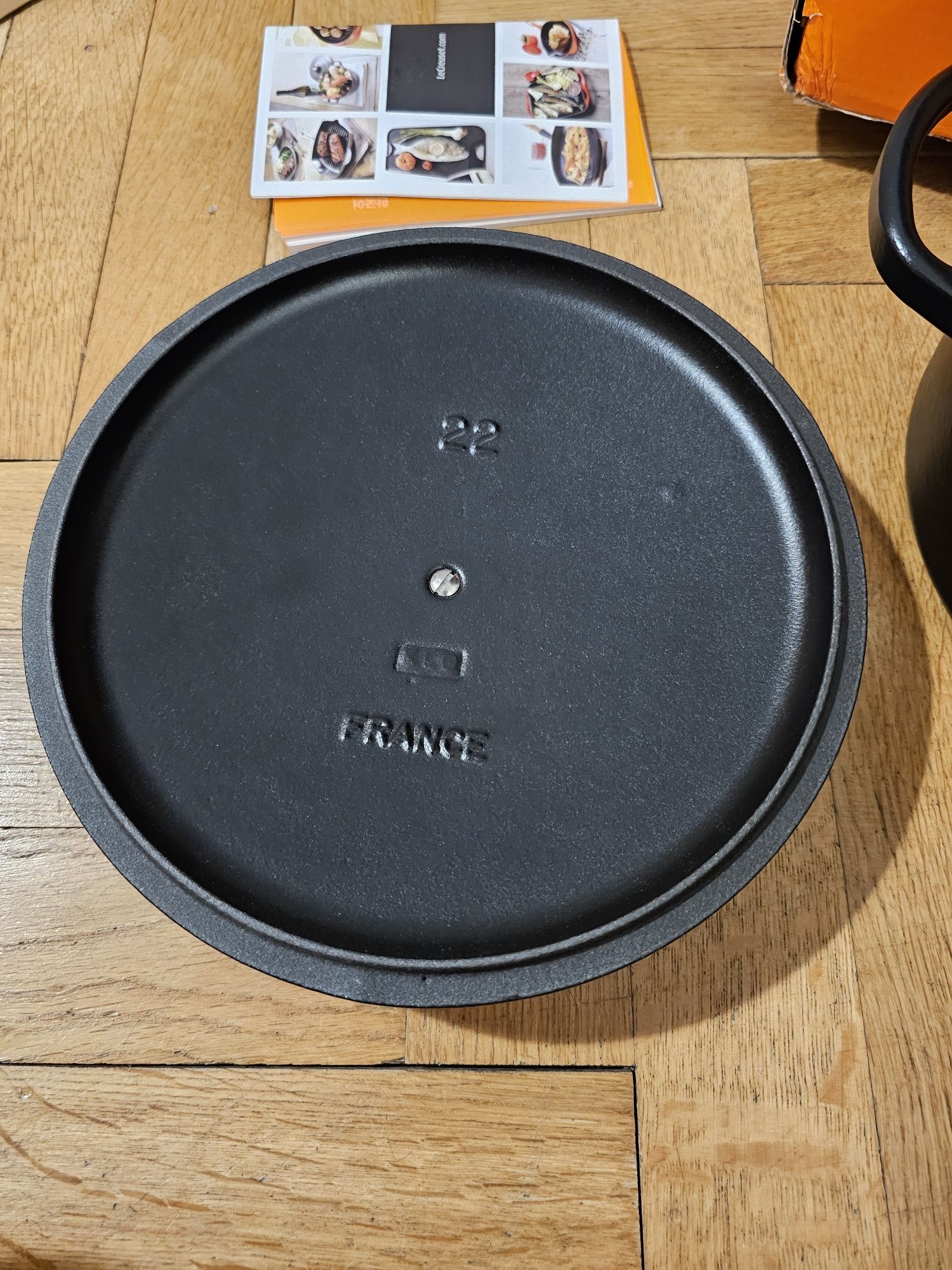 Le Creuset Signature Garnek żeliwny 22cm 3.3L czarna okrągły 3,3L 22