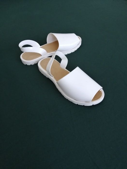 Модные Босоножки сандали сандалии женские пляжные в отличном состоянии