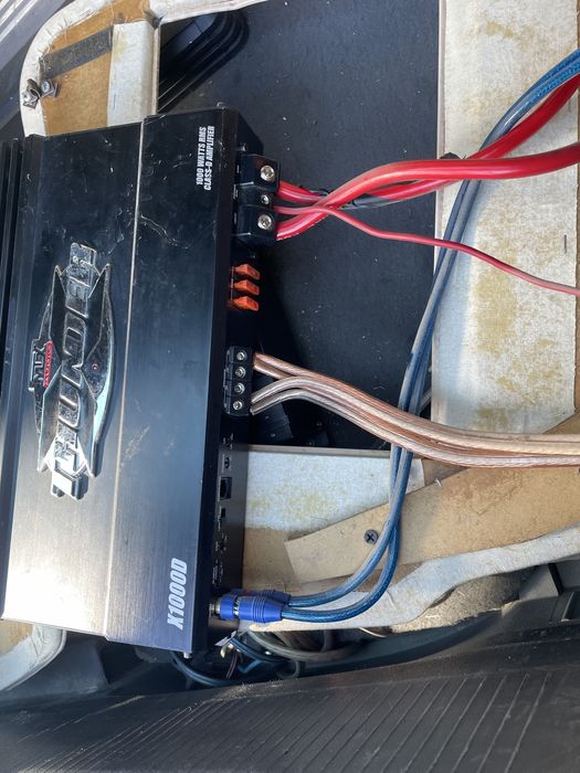 Som de carro muito bom