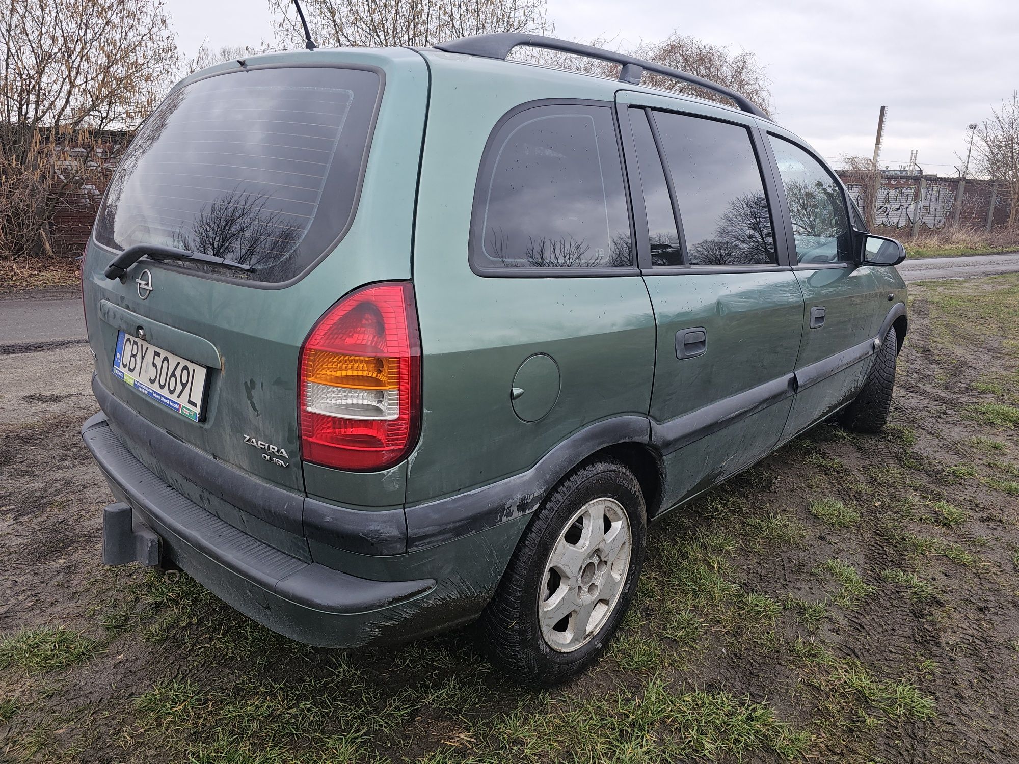 7-osobowy funkcjonalny Opel Zafira 2,0 DTL