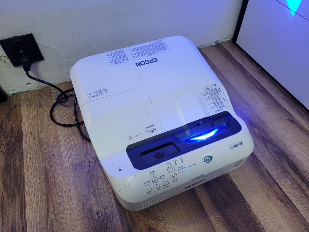Epson eb-695wi projektor krótkoogniskowy