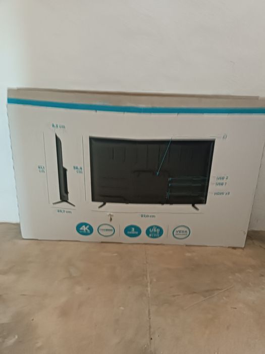 TV Qilive 43" com wi-fi adapter+ Suporte de parede para TV 180€