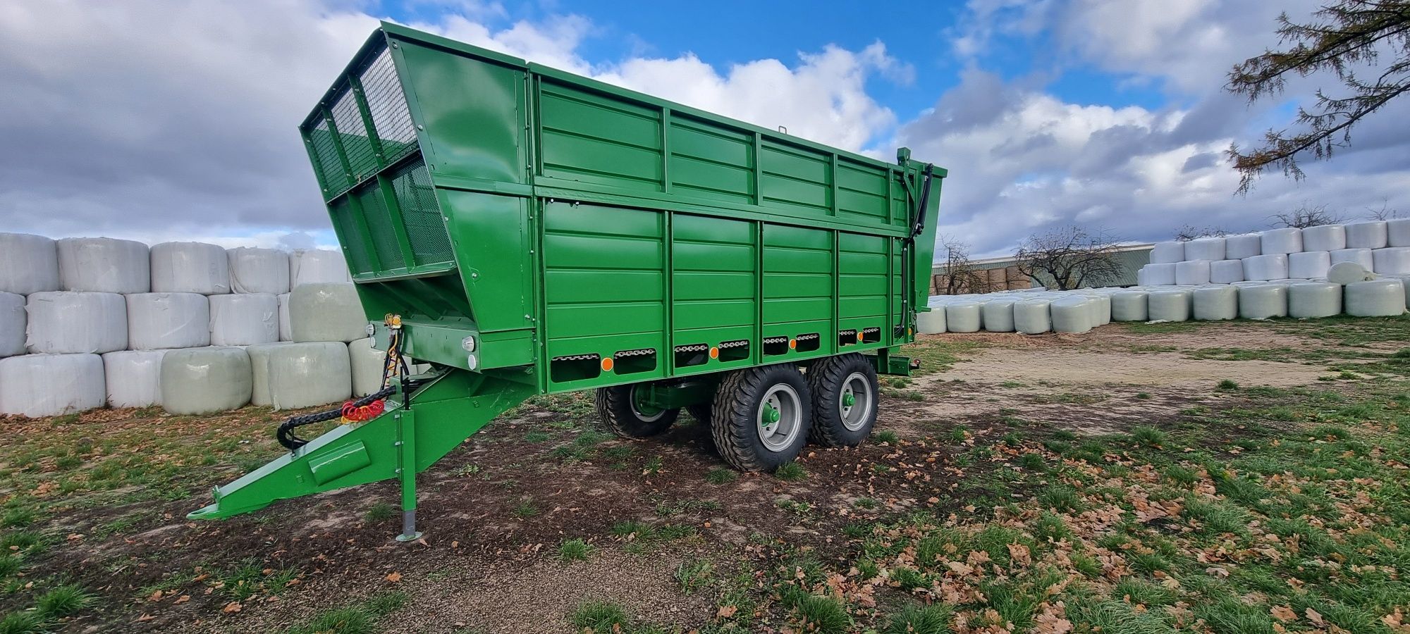 Przyczepa objętościowa T-088 Fortschritt do kukurydzy trawy