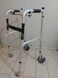 Ходунки для людей з інвалідністю