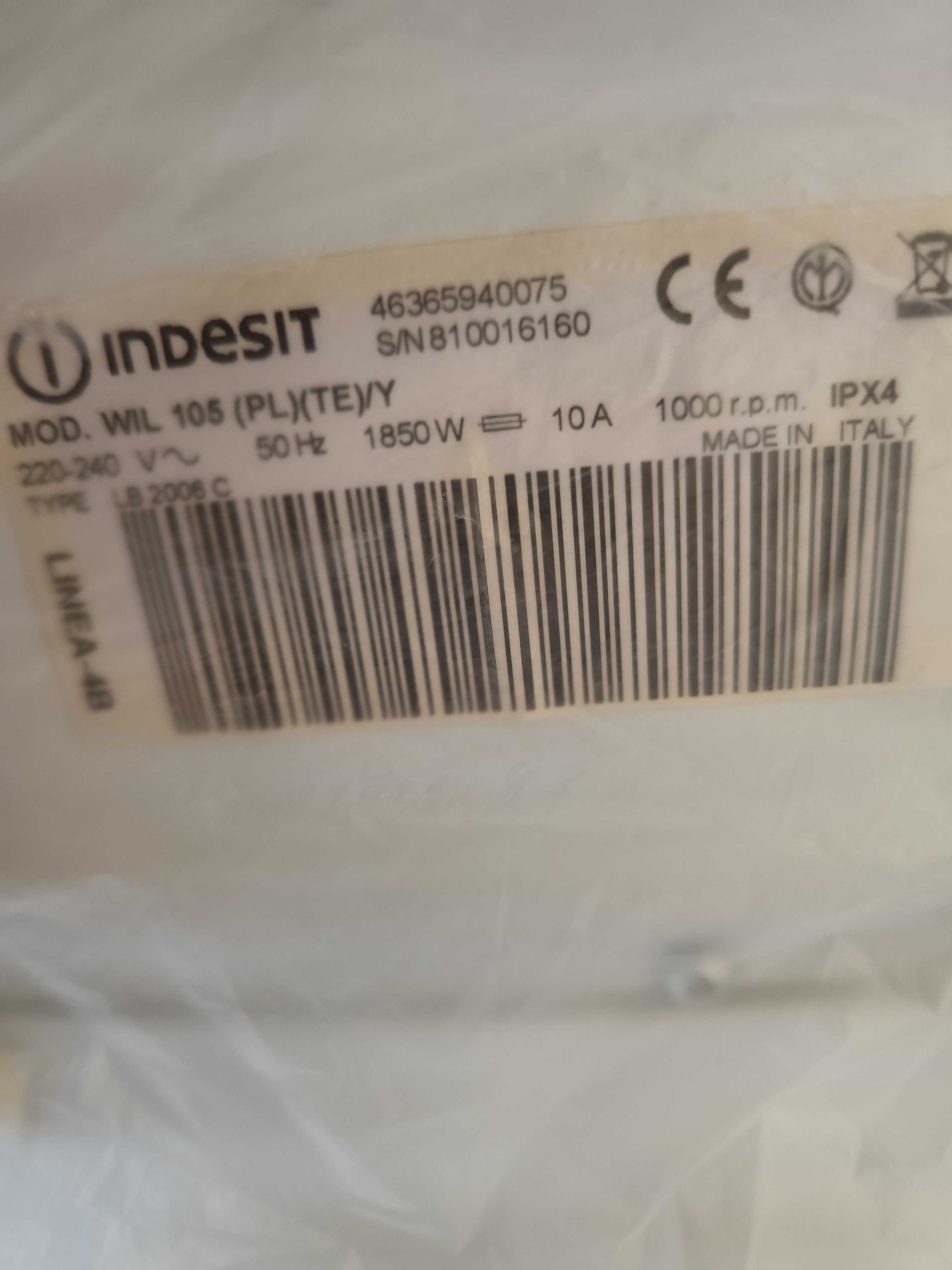 Pralka automatyczna Indesit.