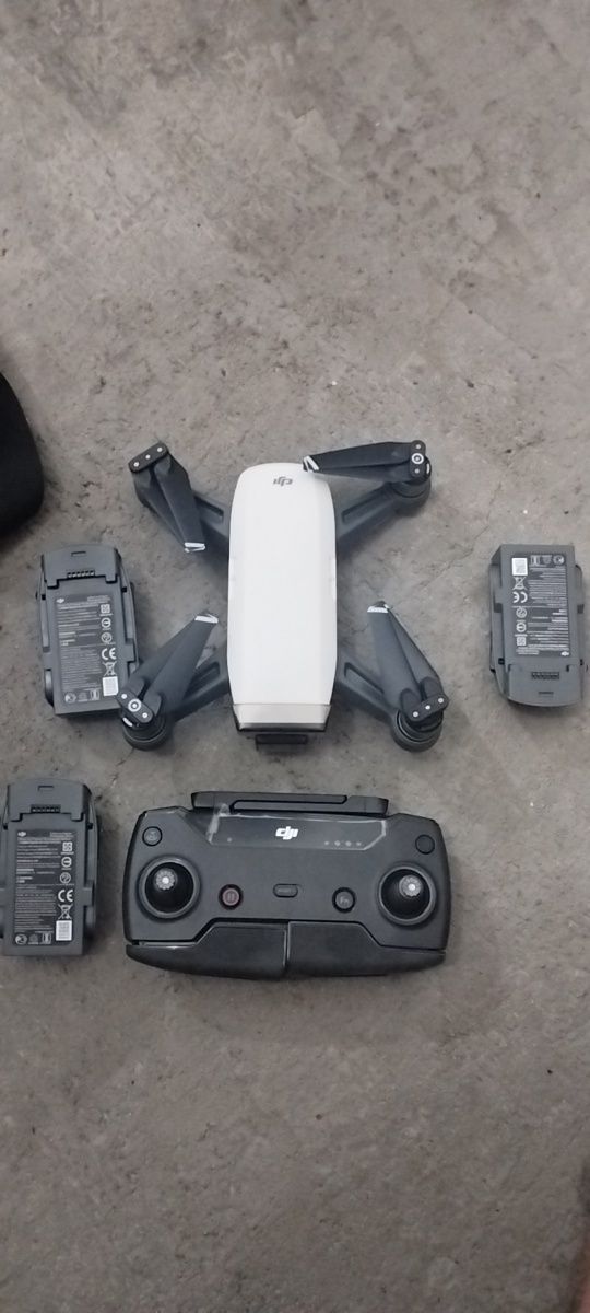 DJI SPARK Fly combo mas só 1 bateria, ler anúncio.