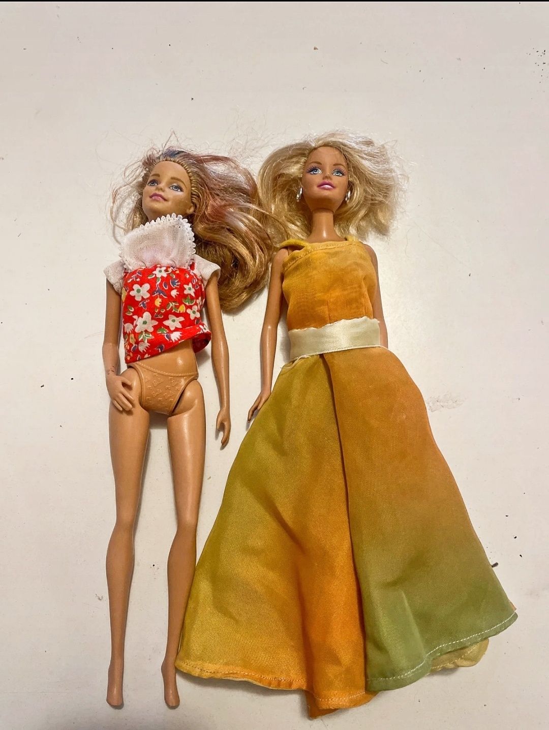 2 Barbies Mattel 2009 e 2013