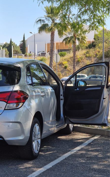 Citroën C4 PureTech 110 • 2015 • (Negociável)