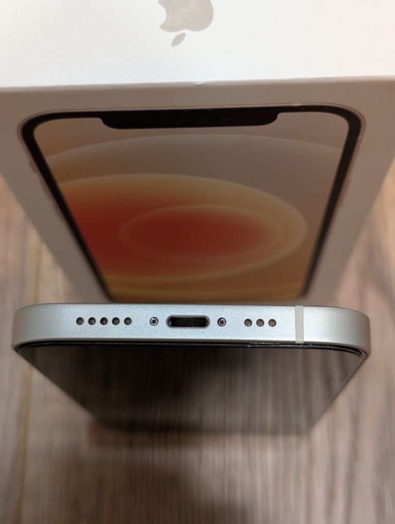 Смартфон Apple iPhone 12 128GB White