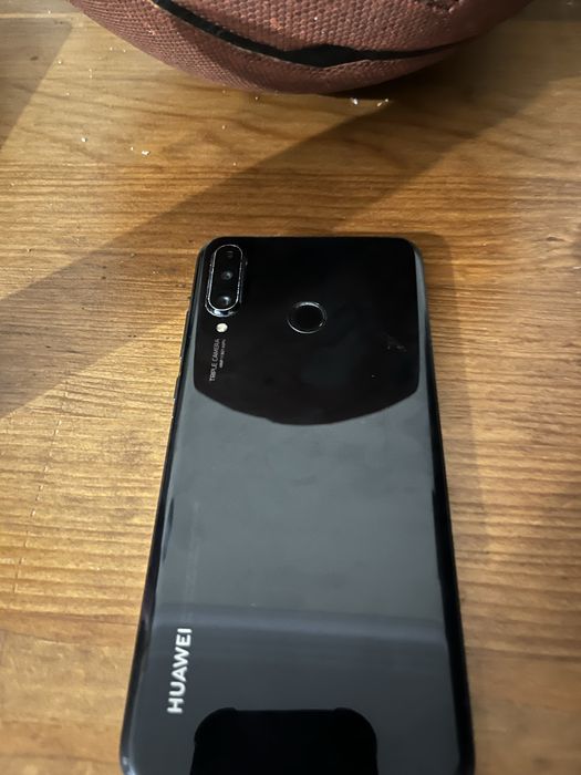 Vende se telemovel hauwei com ecra avariado