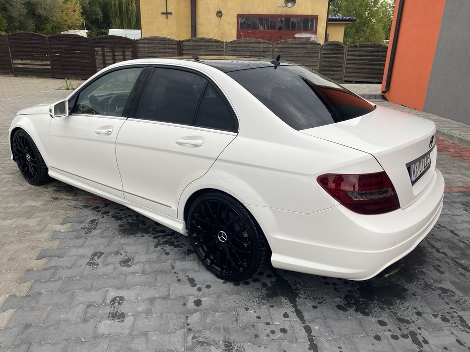 Mercedes C 300 AMG zewnetrzny 330 KM 4matic 113 tys przebiegu