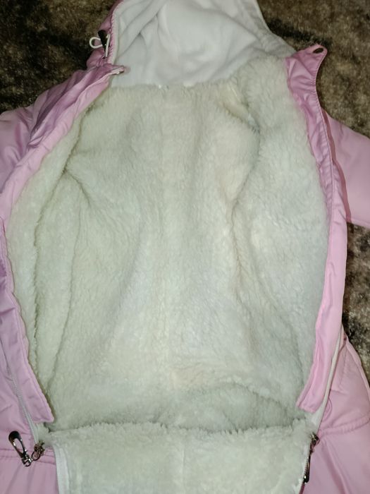 Продаю дитячий  зимовий комбінізон,дівчачий розмір 74 см