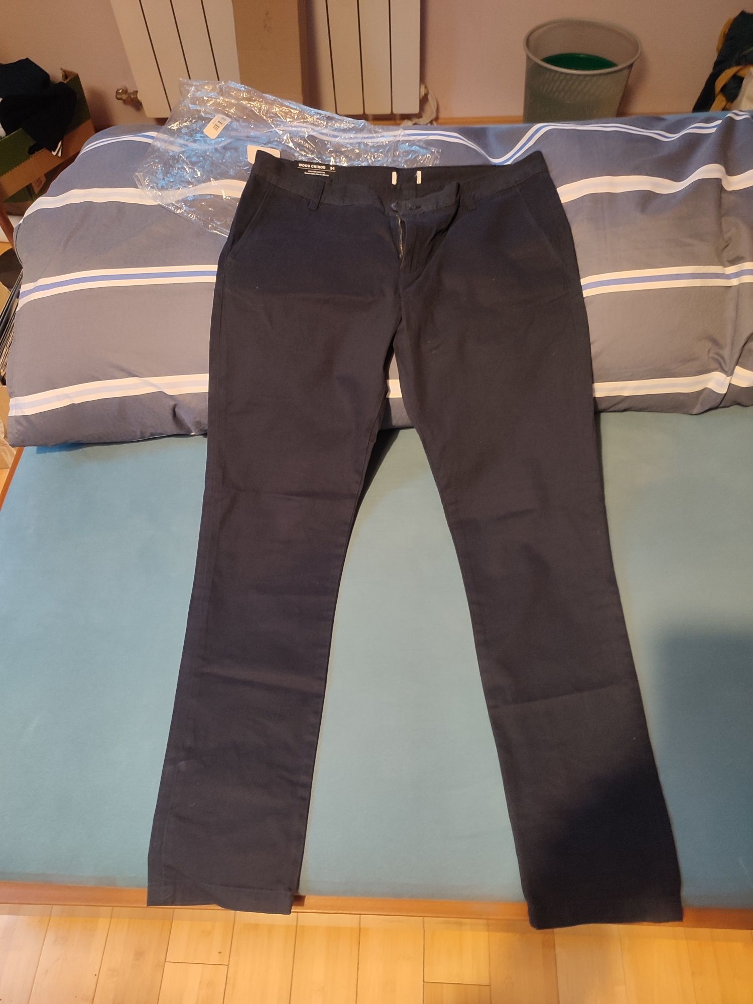 Spodnie chinos W34 granatowe