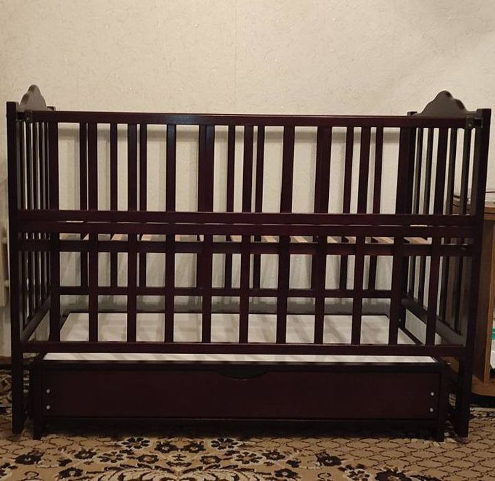 Продається дитяче ліжечко