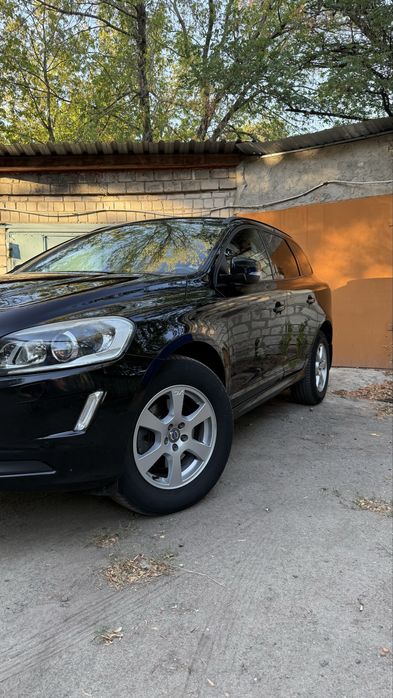 Продам свій автомобіль Вольво хс 60