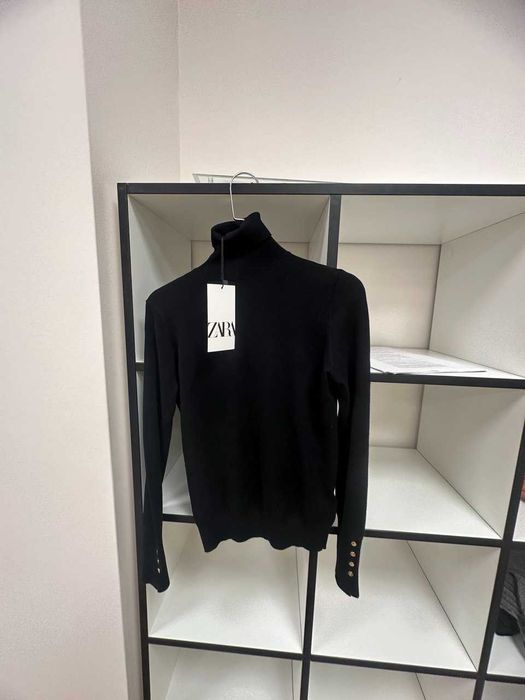 Чорний гольф ZARA