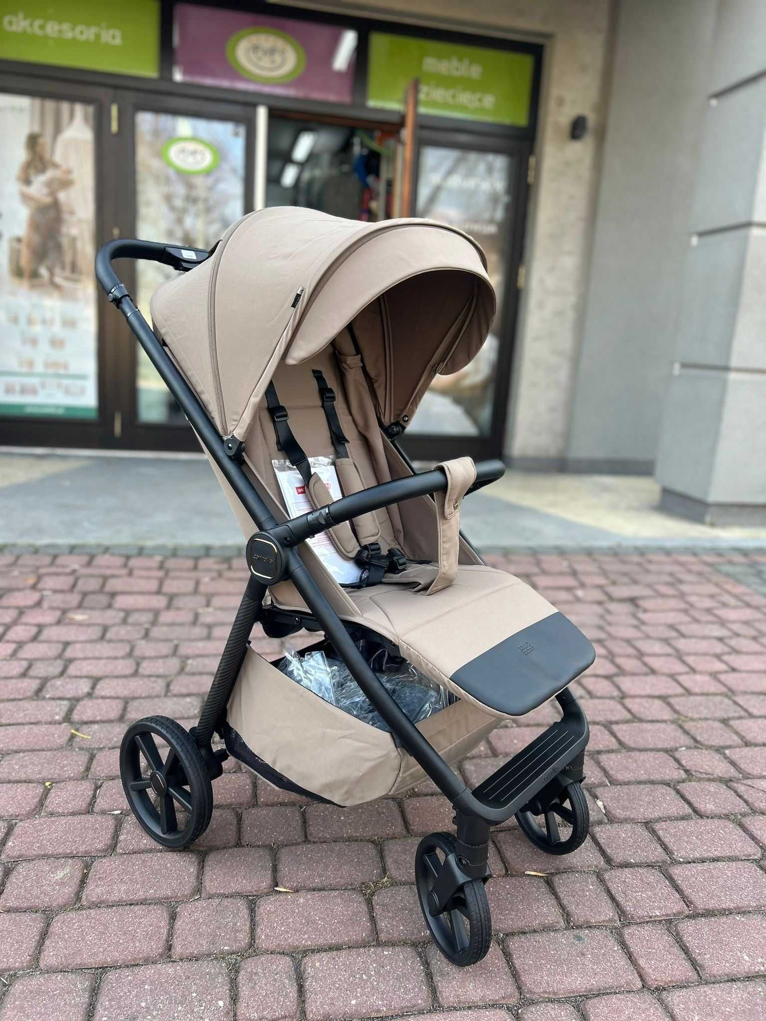 Wózek spacerowy Carrello Bravo Carbon