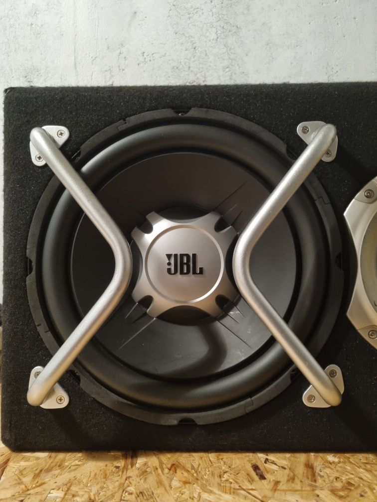 Skrzynia basowa JBL GT5-1204BR + wzmacniacz crunch gpx1000.4