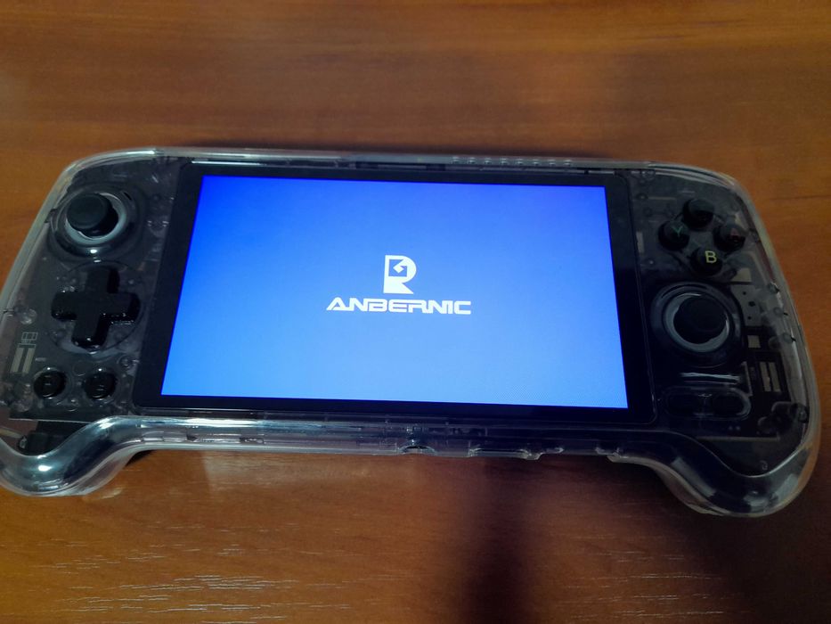 Anbernic RG557 Портативная Игровая Консоль / Ретро игры / Приставка