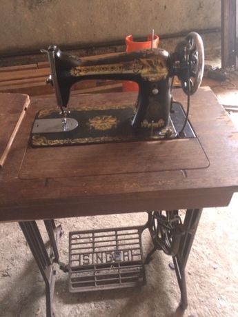 Maquina de costura e lava maos