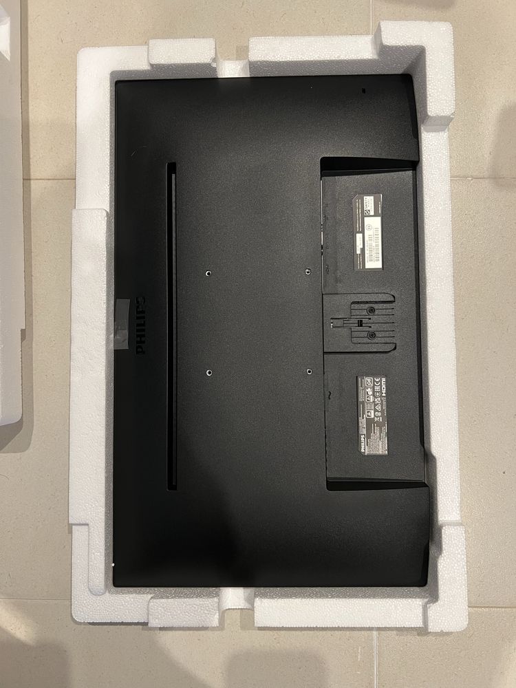 Monitor LCD novo em caixa