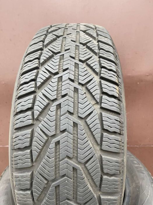 Зимова резина 215/60/R16 2023 року