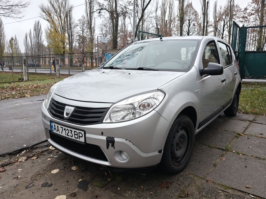 Dacia Sandero 2009 1.2 MT