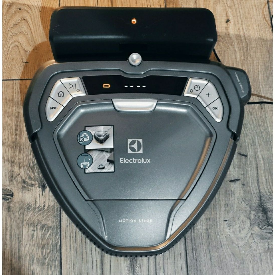 odkurzacz automatyczny Electrolux Motion Sense ERV5210TG