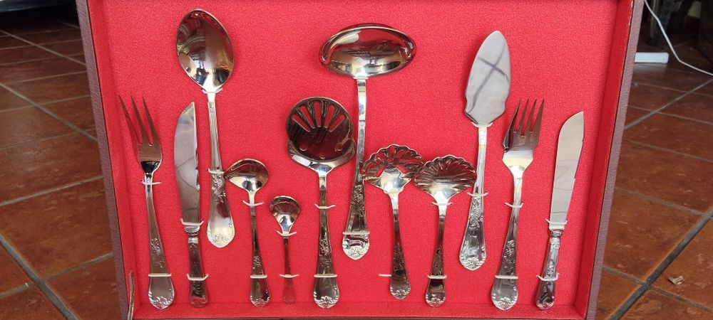 Faqueiro COMPLETO 180 peças CUTIPOL BELLE EPOQUE em Aço Ino
