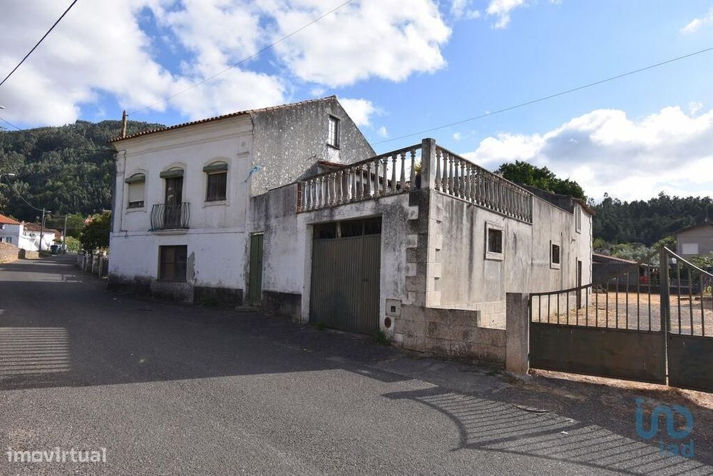Casa tradicional T3 em Miranda do Corvo de 220,00 m2
