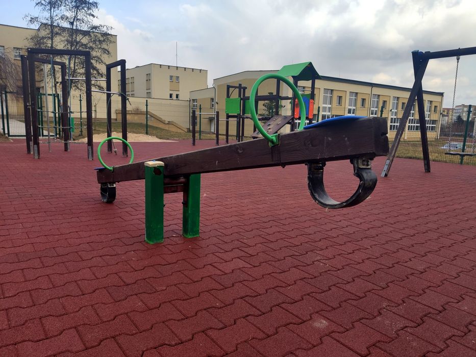 Bezpieczna nawierzchnia gumowa kostka BEHATON - boiska