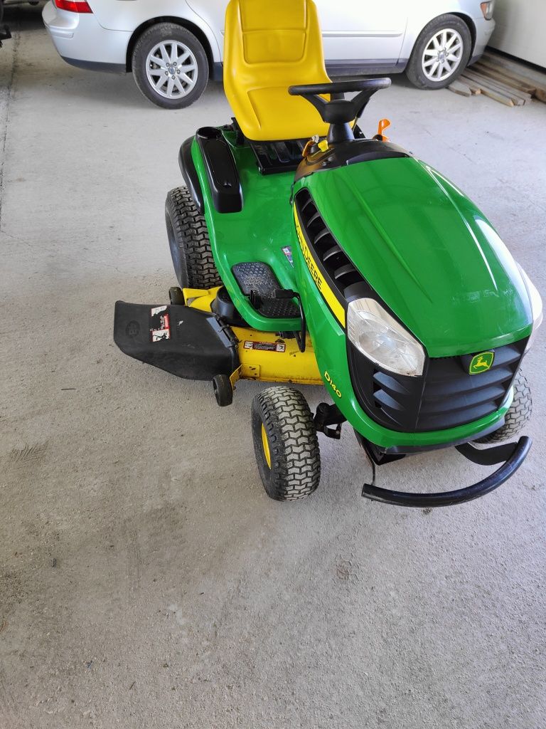 Traktorek kosiarka John Deere D140