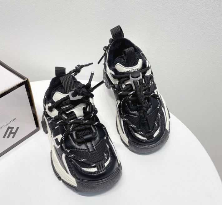 Дитячі утеплені кросівки з натуральної шкіри розміри 31, 32