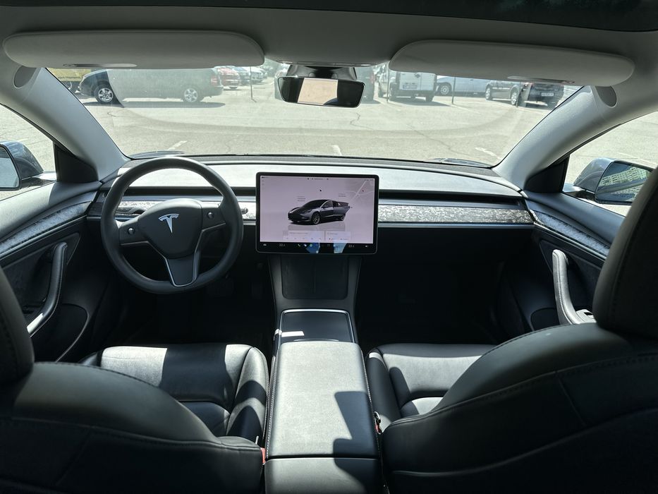 Продам Tesla model 3