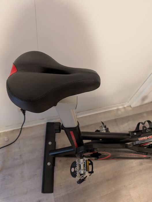 Bicicleta Indoor Spinning SHUOQI – Bom Estado e Silenciosa