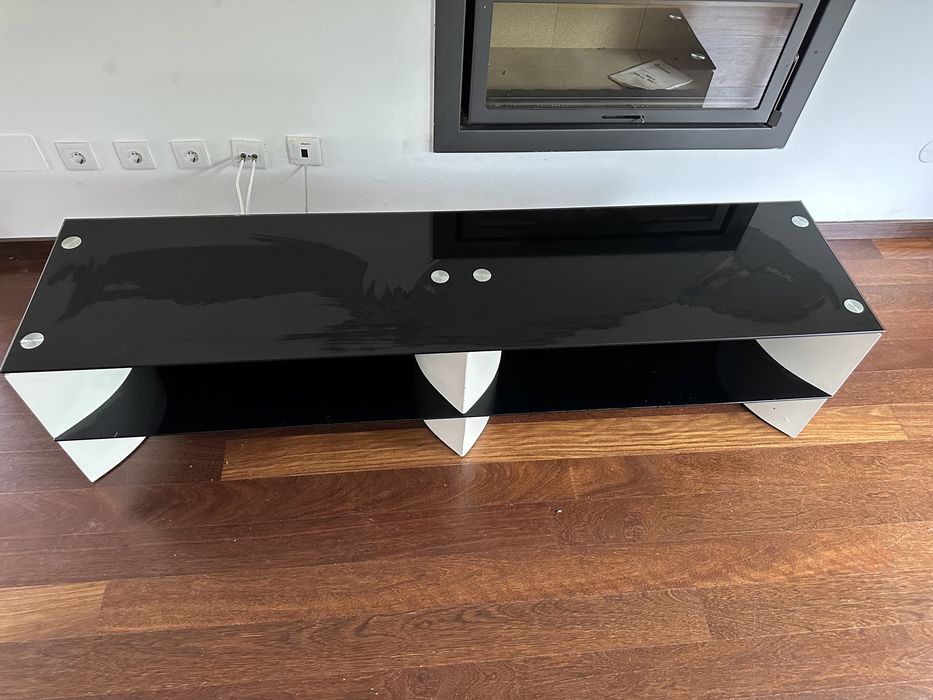 Móvel para TV e multimedia