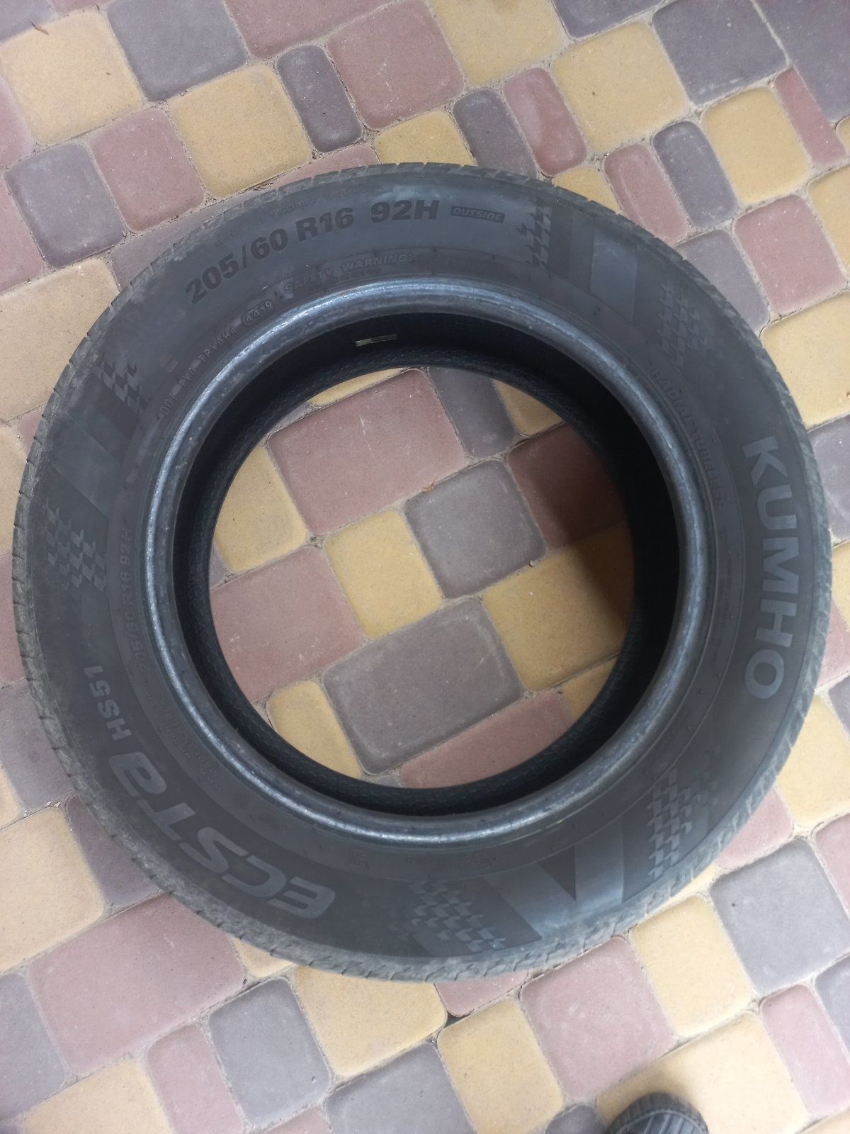 Kumho Ecsta 205/60/r16(в наличии 1 шт)