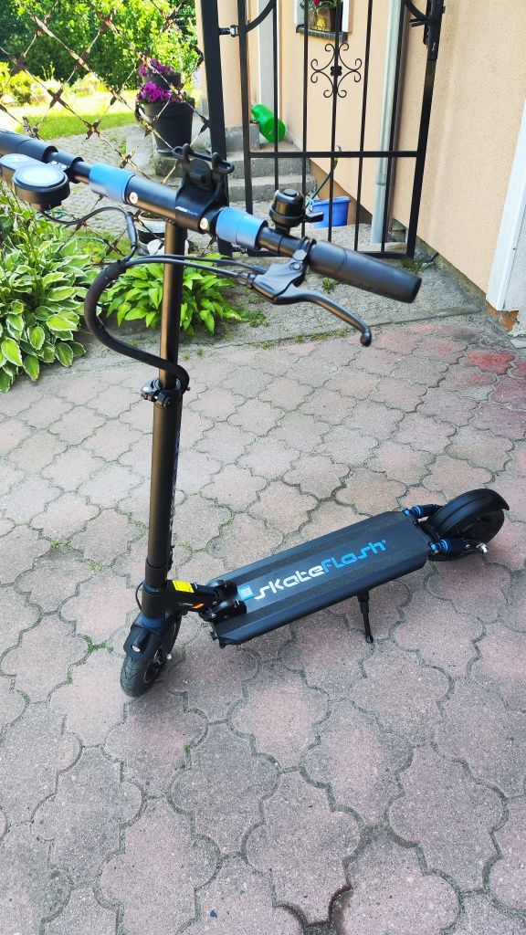 Hulajnoga elektryczna SkateFlash echo