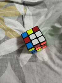 Кубик Рубик в хорошем состояние