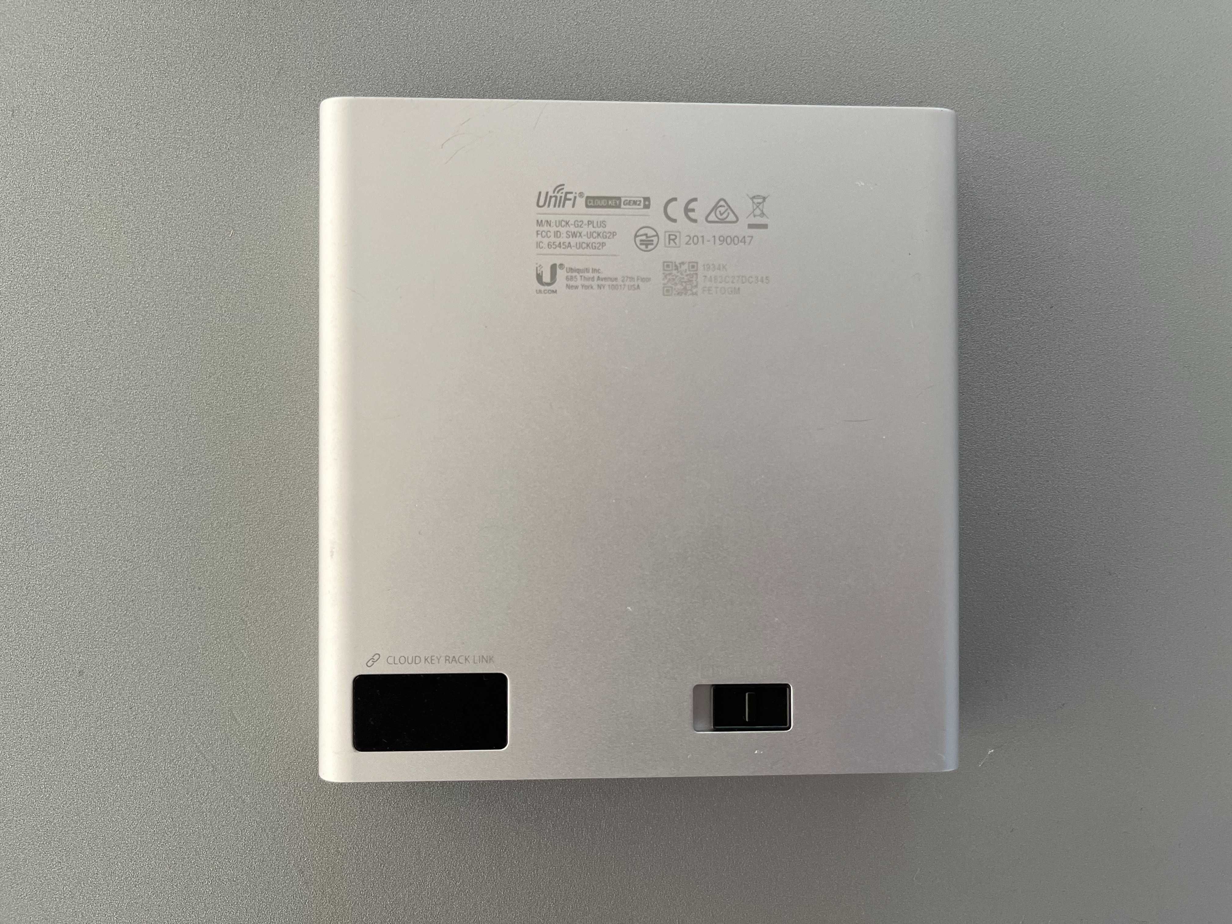 Контроллер Ubiquiti UniFi Cloud Key Gen2 Plus (UCK-G2-PLUS)