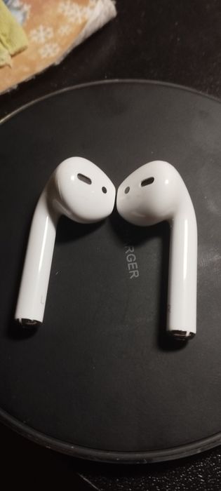 Продам наушники Apple