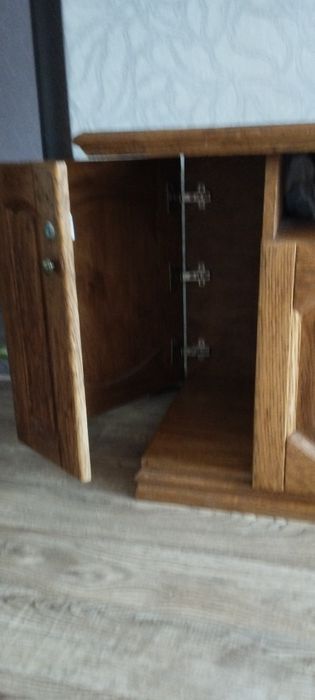 Продаю тумба под телевизор