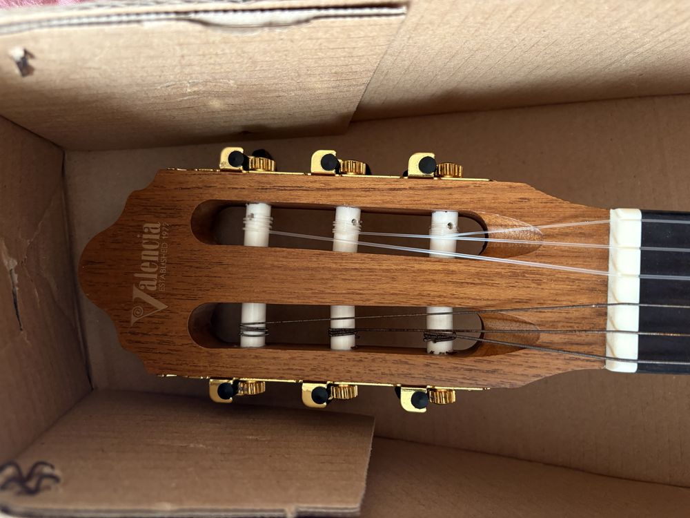 Gitara klasyczna Valencia Antique  Sunburst  VC304ASB