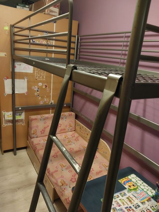 Łóżko piętrowe antresola Ikea Svarta z blatem