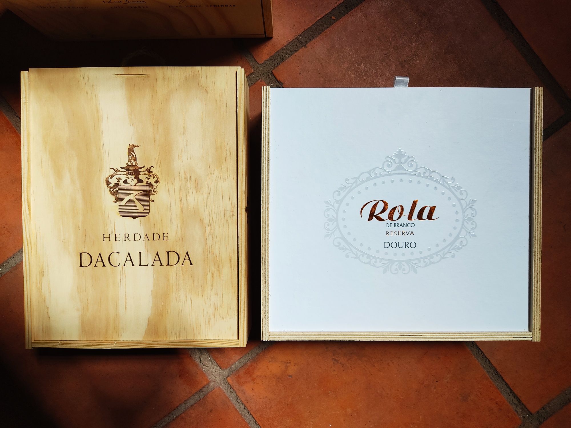 Caixas de vinho em madeira