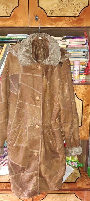 Piękny lekki naturalny kożuch