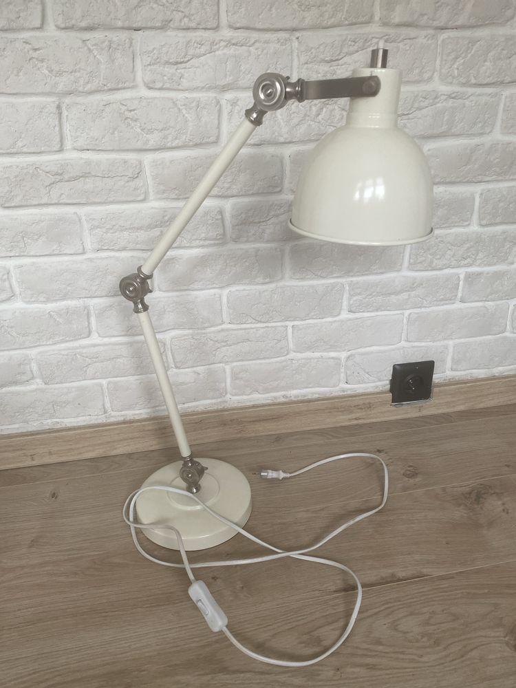 Lampa biurkowa ekri castorama